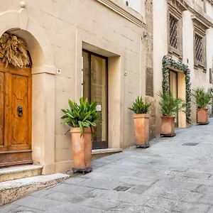 Stefania Townhouse Apartment