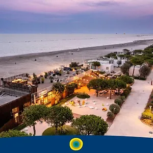 **** Camping Club Del Sole Pini Boutique Italie